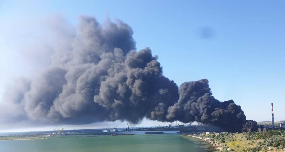 В Крыму «прилетело» по ТЭЦ: половина полуострова осталась без света