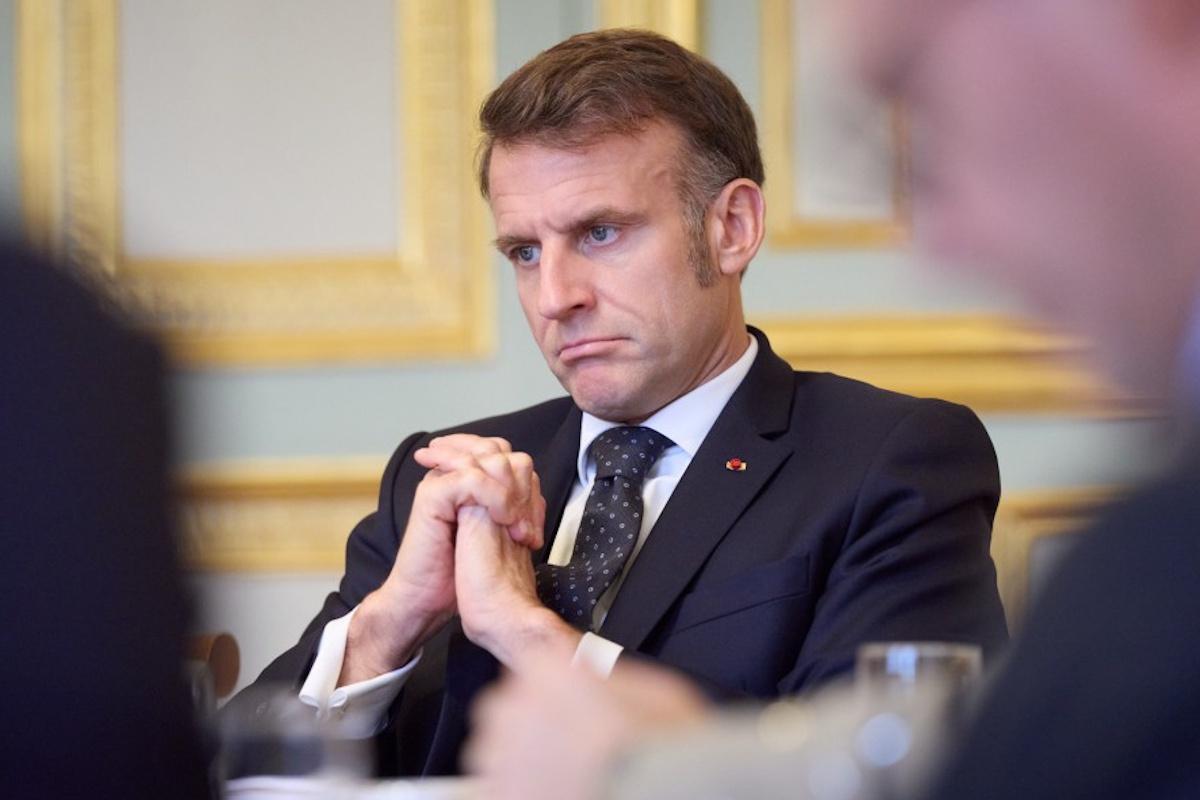 «Ужас и эмоции»: Макрон пообещал Украине ПВО после удара РФ по Кривому Рогу