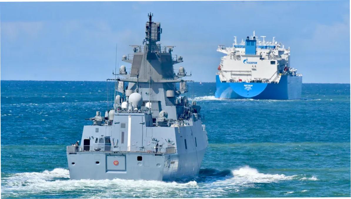 Россияне готовятся перенаправить газовозы через Арктику, – Defence Express