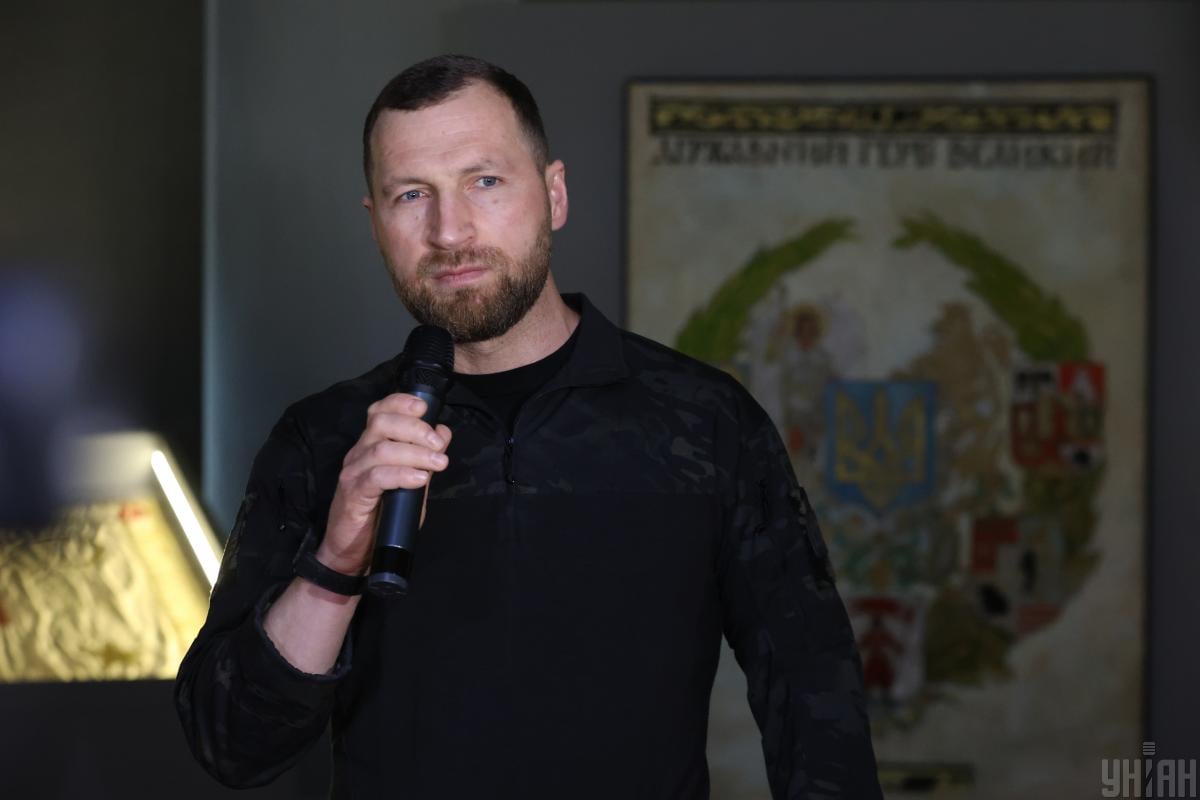 «Просто зверь»: министр обороны Хмара «засветил» необычные часы (фото)