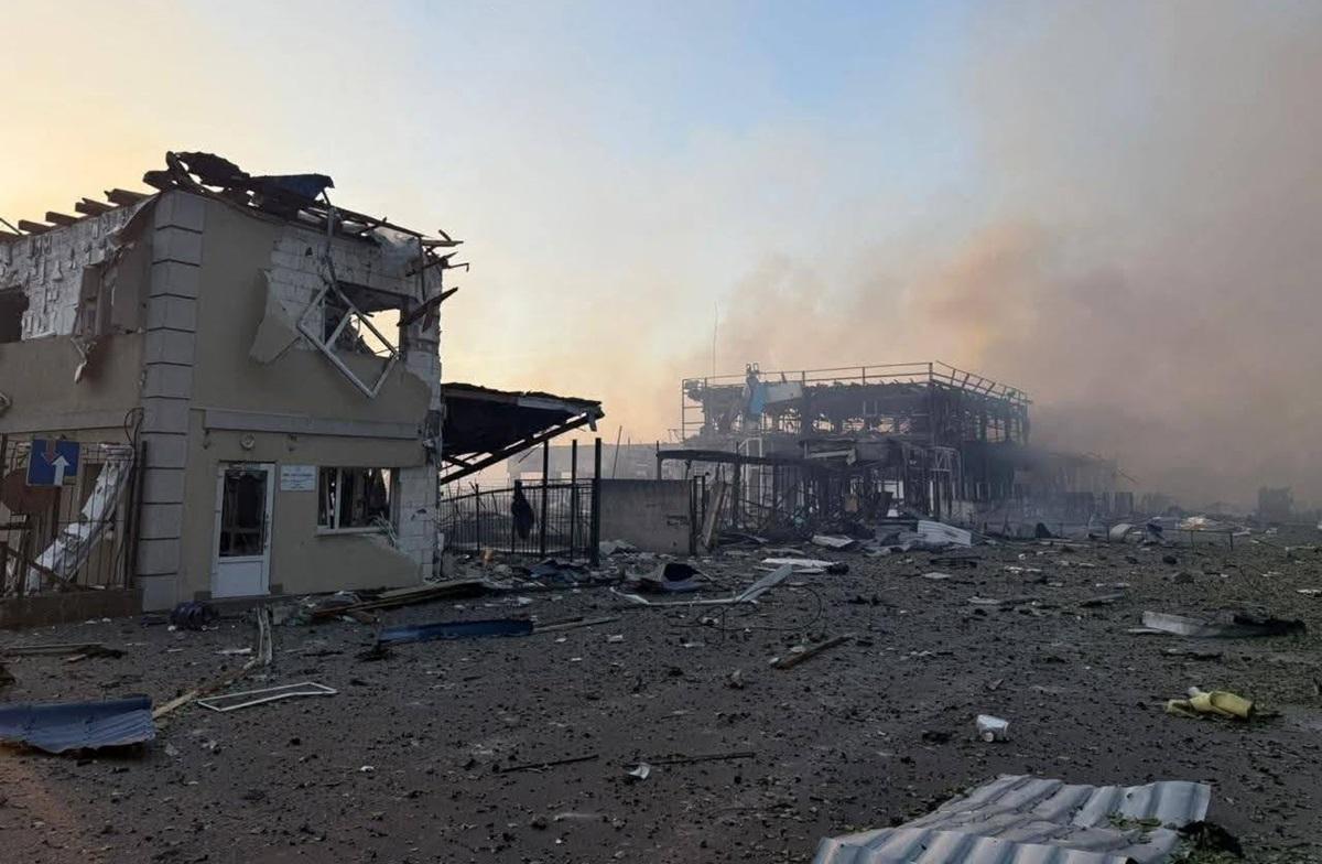 Удар РФ по Киевской области остановил производство известной бутилированной воды