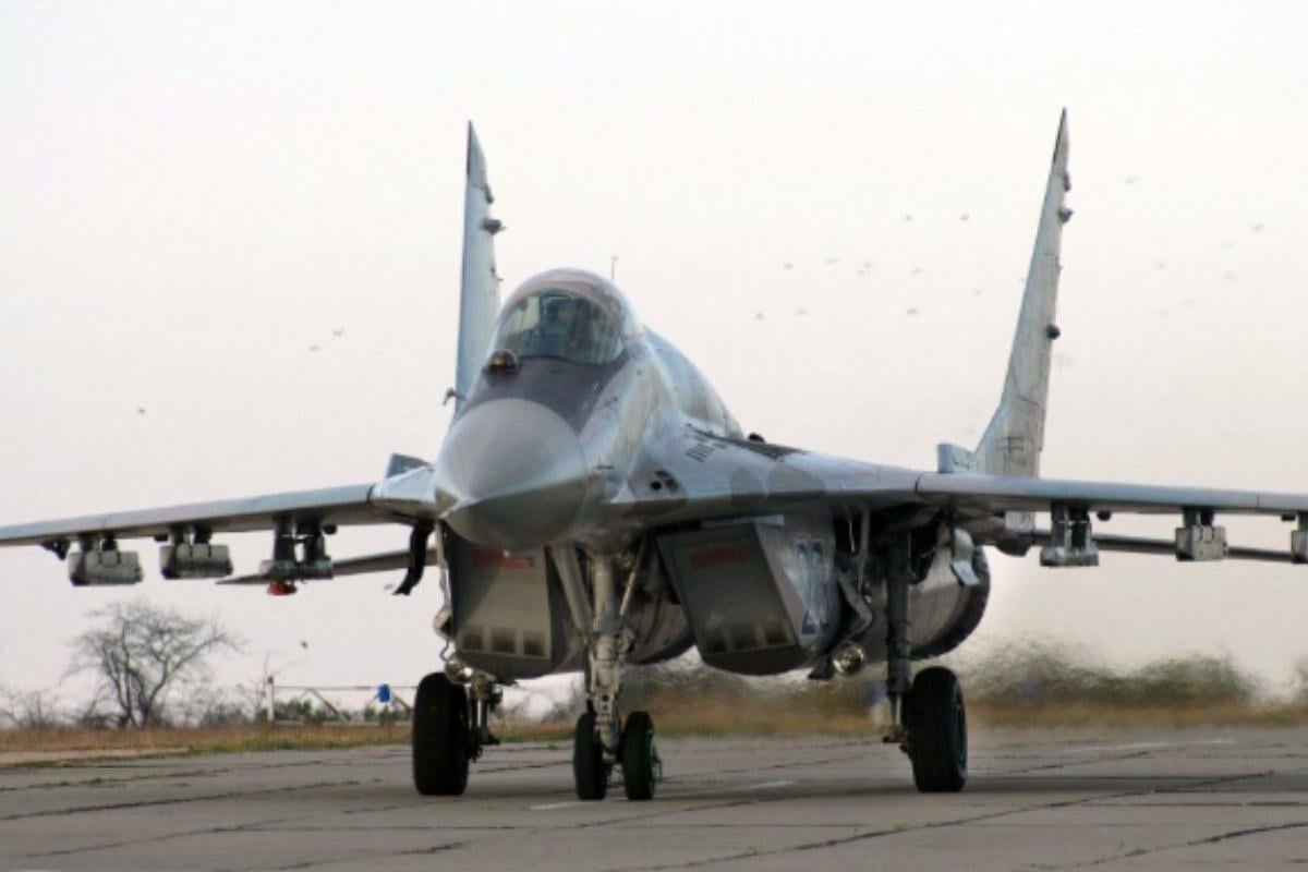 МиГ-29 разнес место скопления российской пехоты: кадры попадания появились в сети
